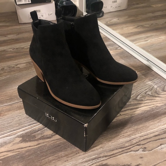 Black suede heeled booties - Picture 3 of 8